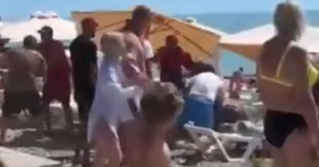 Rosja: Sportowiec pobity na plaży. Miał zdjęcie z Łukaszenką
