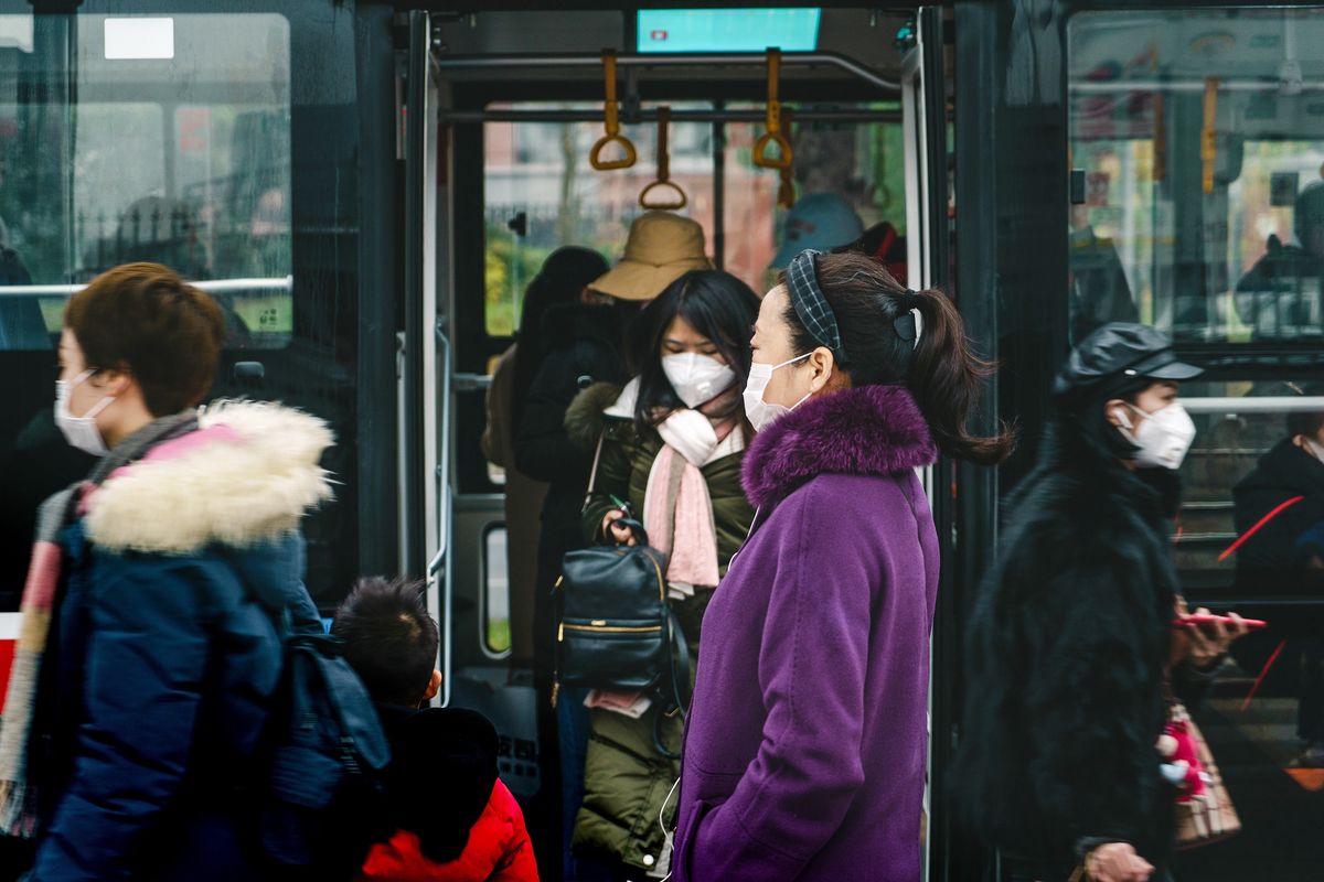 Chińczycy w poszukiwaniu koronawirusa. Masowo badają temperaturę