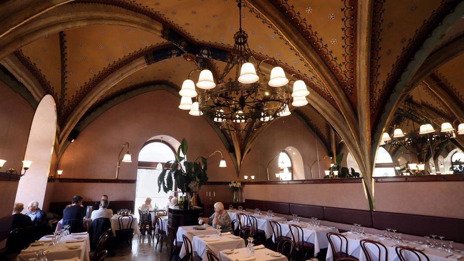 Otwarcie restauracji i salonów fryzjerskich. Jak będzie wyglądało w praktyce?