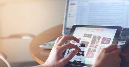 Uzależnienie od internetu – przyczyny, chat, portale społecznościowe, gry, zagrożenia