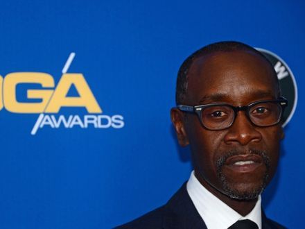 Don Cheadle zbiera pieniądze na film o Miles Davisie