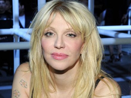 Courtney Love z synami anarchii