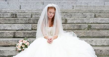 Do ołtarza w tiulach i organdynie