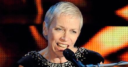 Renegatka Annie Lennox odznaczona przez królową