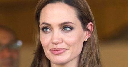 Angelina Jolie apeluje o pomoc