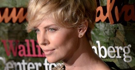Charlize Theron znów adoptuje