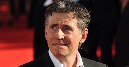 Gabriel Byrne w serialu twórców "House of Cards"