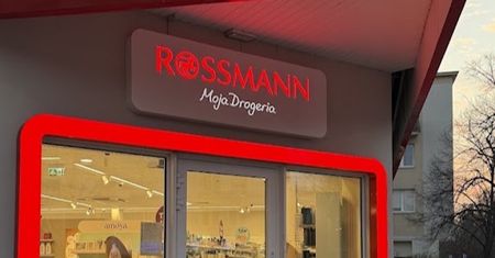 Niecałe 6 zł za kultową maskę w płachcie. Tylko w Rossmannie