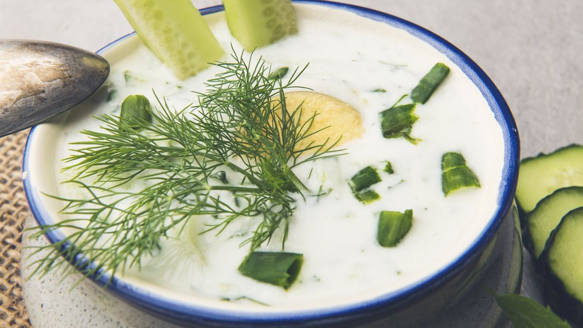 Chłodnik ogórkowy to idealna zupa na lato