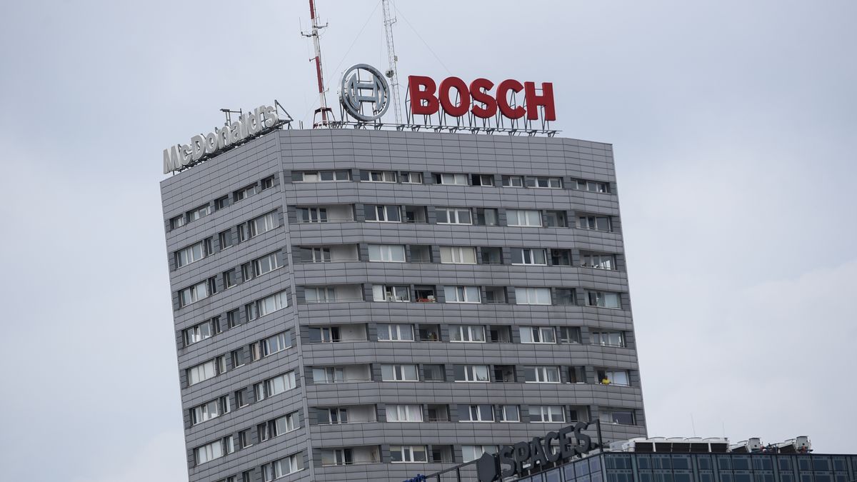 A Bosch logo is seen on a top of a building
WARSAW, POLAND - 2019/09/02: A Bosch logo is seen on a top of a building. (Photo by Omar Marques/SOPA Images/LightRocket via Getty Images)
SOPA Images
brand, company, building, top