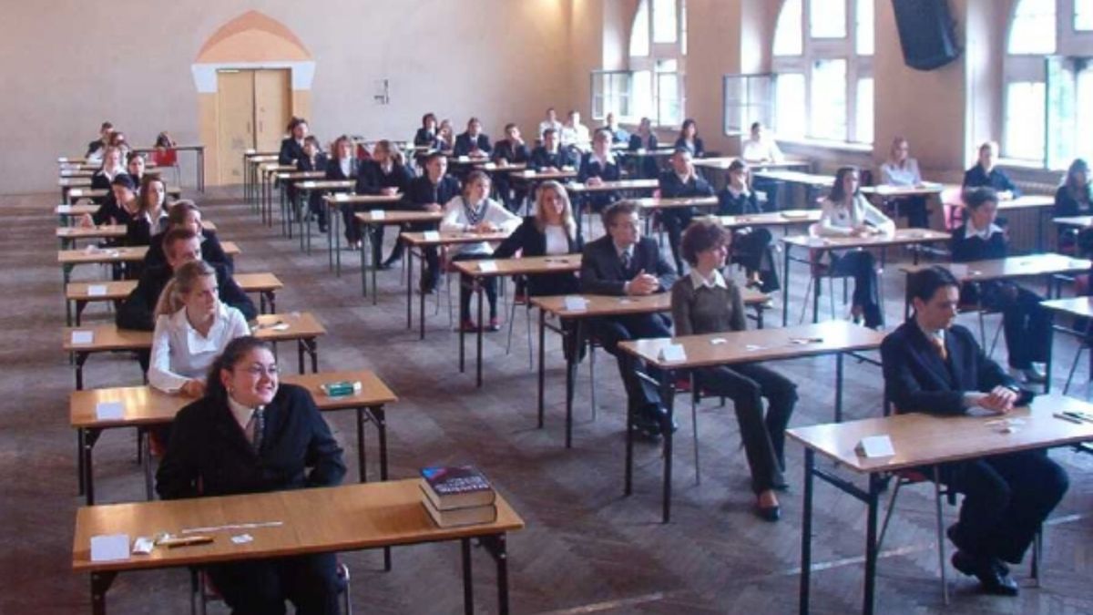 Uczniowie podczas matury