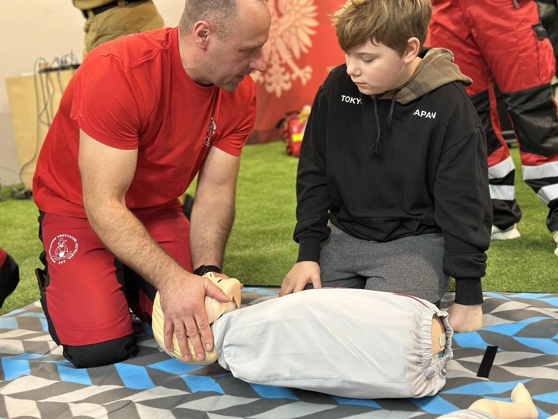 W galerii Bawełnianka w Bełchatowie strażacy zorganizowali dziś akcję edukacyjna podczas której można było otrzymać czujki czadu i dymu