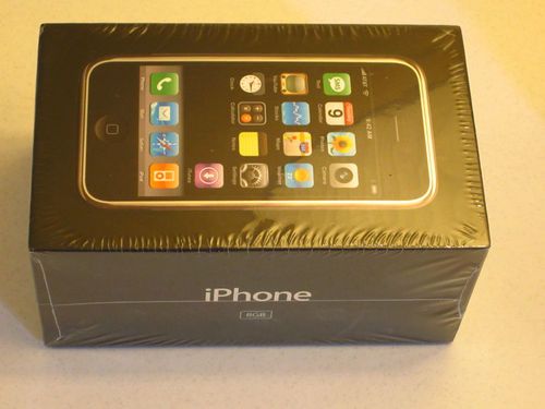 Prawie nieużywany iPhone z podpisem Steve'a Wozniaka wylądował na Allegro 2