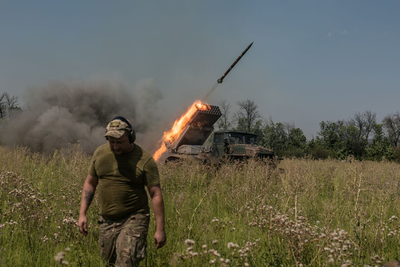 Ukraińska wyrzutnia "Grad" pod Bachmutem