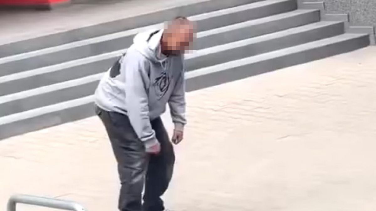 Internauci sugerują, że mężczyzna mógł zażywać fentanyl.