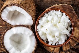 Olej kokosowy może zwiększać ryzyko ataku serca. Wszystko przez tłuszcze