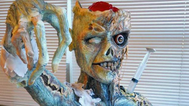 WTF dnia: realistyczny tort zombie na koniec sezonu "The Walking Dead" 1