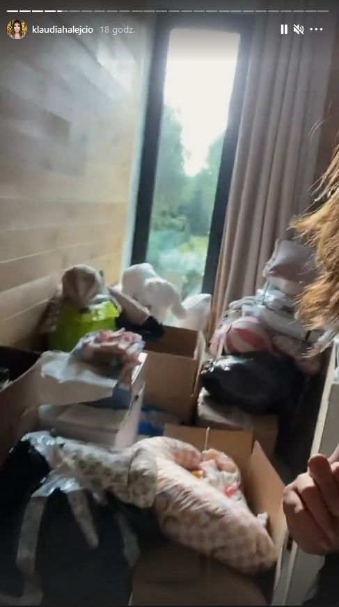 Klaudia Halejcio pokazuje wnętrza domu 