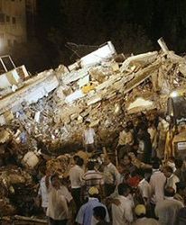 Co najmniej 22 osoby zginęły pod gruzami w Bombaju