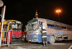Warszawski tramwaj wypadł z torów i uderzył w autobus