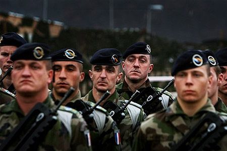 Siły NATO pozostaną w Kosowie w obecnej liczbie