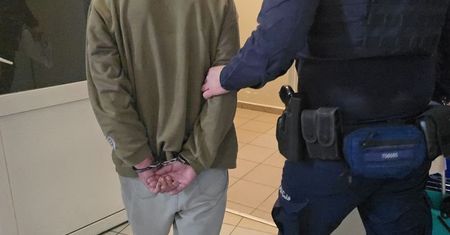 Dwóch nastolatków uratowało życie. 59-latek z nożem w ręku trafił do aresztu