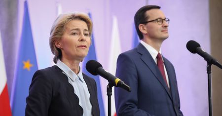 Polacy bez pieniędzy z UE. "Morawiecki przelicytował"