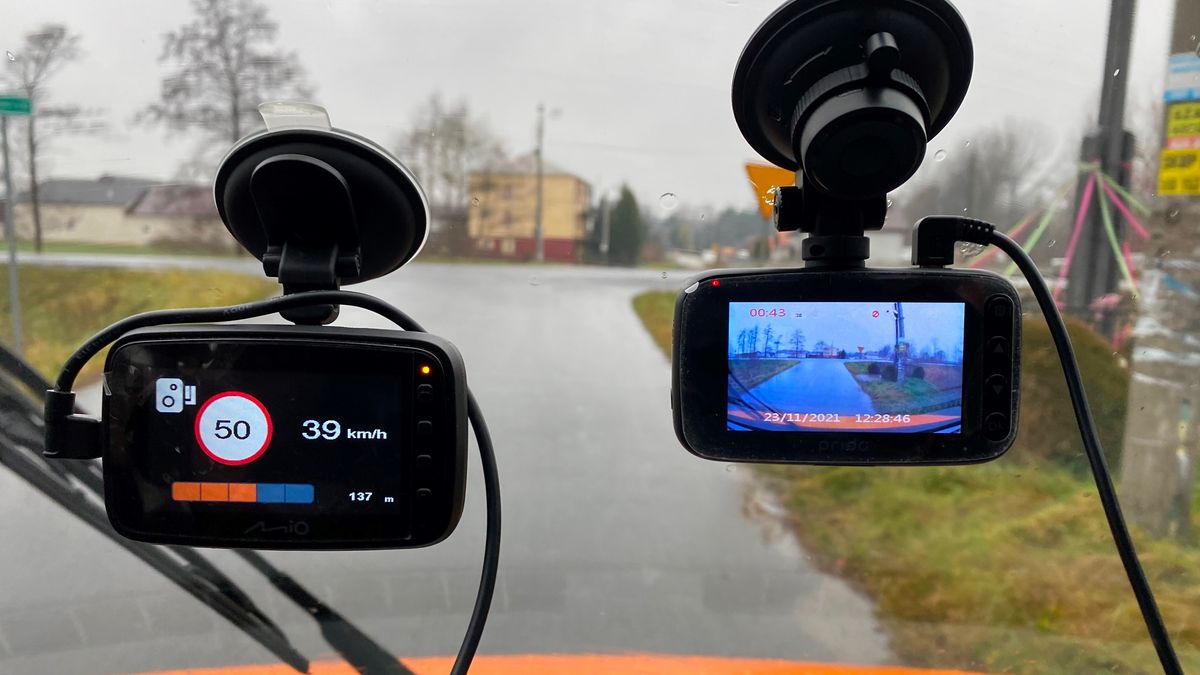 Porównanie Mio MiVue 818 z Prido I7 Pro