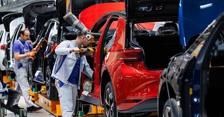 Niemieccy giganci zwalniają na potęgę. Koszty idą w miliardy euro