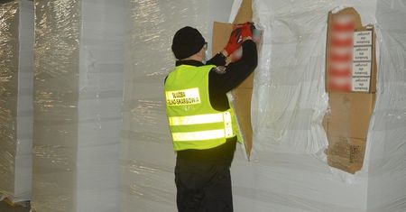 Papierosy zamiast ciastek. Kontrabanda warta ponad 7,5 mln zł