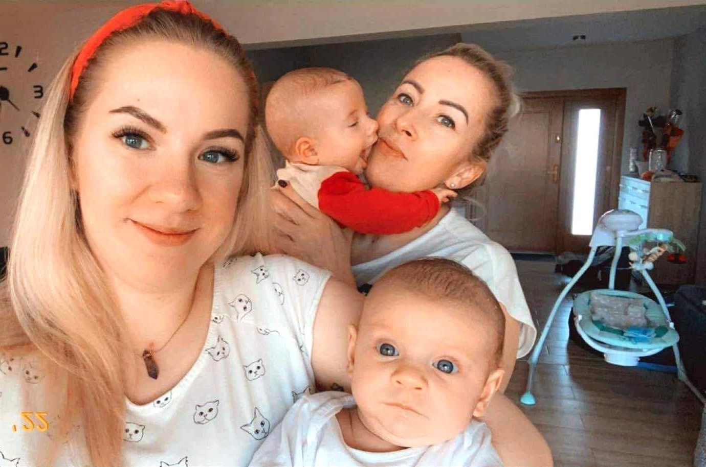 Ewa i Anita z córkami