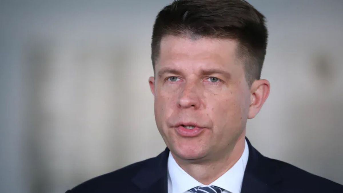 Ryszard Petru jako pracownik supermarketu? Poseł Polski 2050 szy