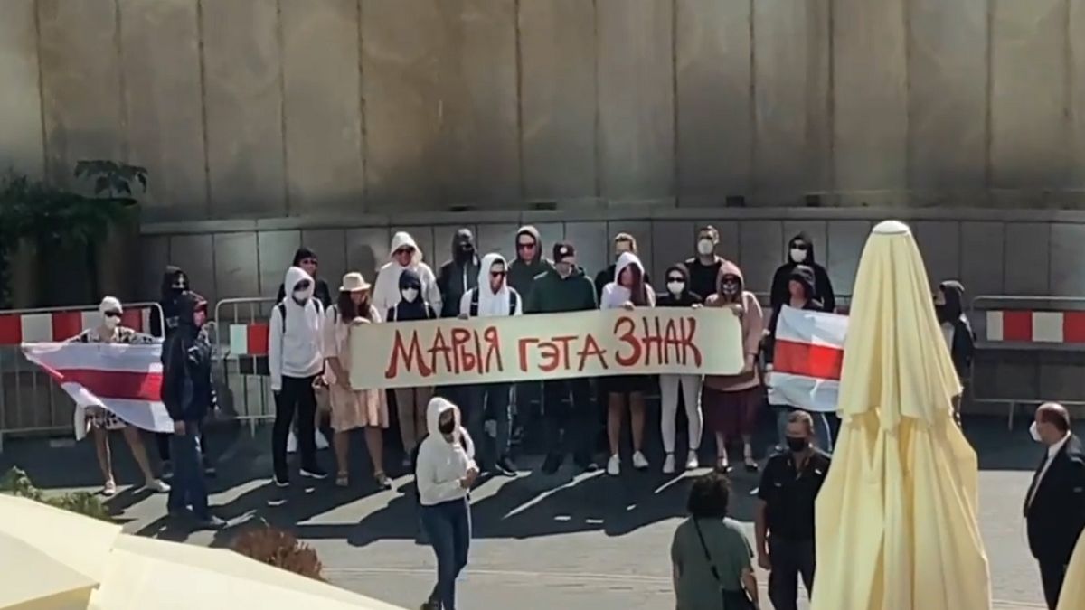 Białoruski chór przegoniony przez ochronę centrum handlowego 