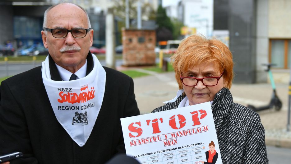 Nz. Wojciech Książek i Anna Kocik z oświatowej "Solidarności"