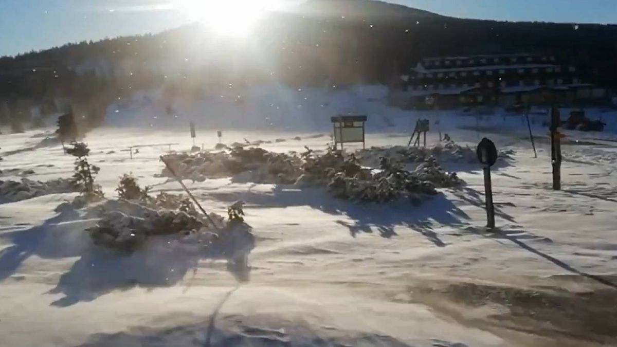 Karkonoski Park Narodowy nawiedziła zima, trzeba być gotowym na trudne warunki