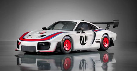 Nowoczesna interpretacja Porsche 935. To najlepszy prezent na urodziny samochodu sportowego