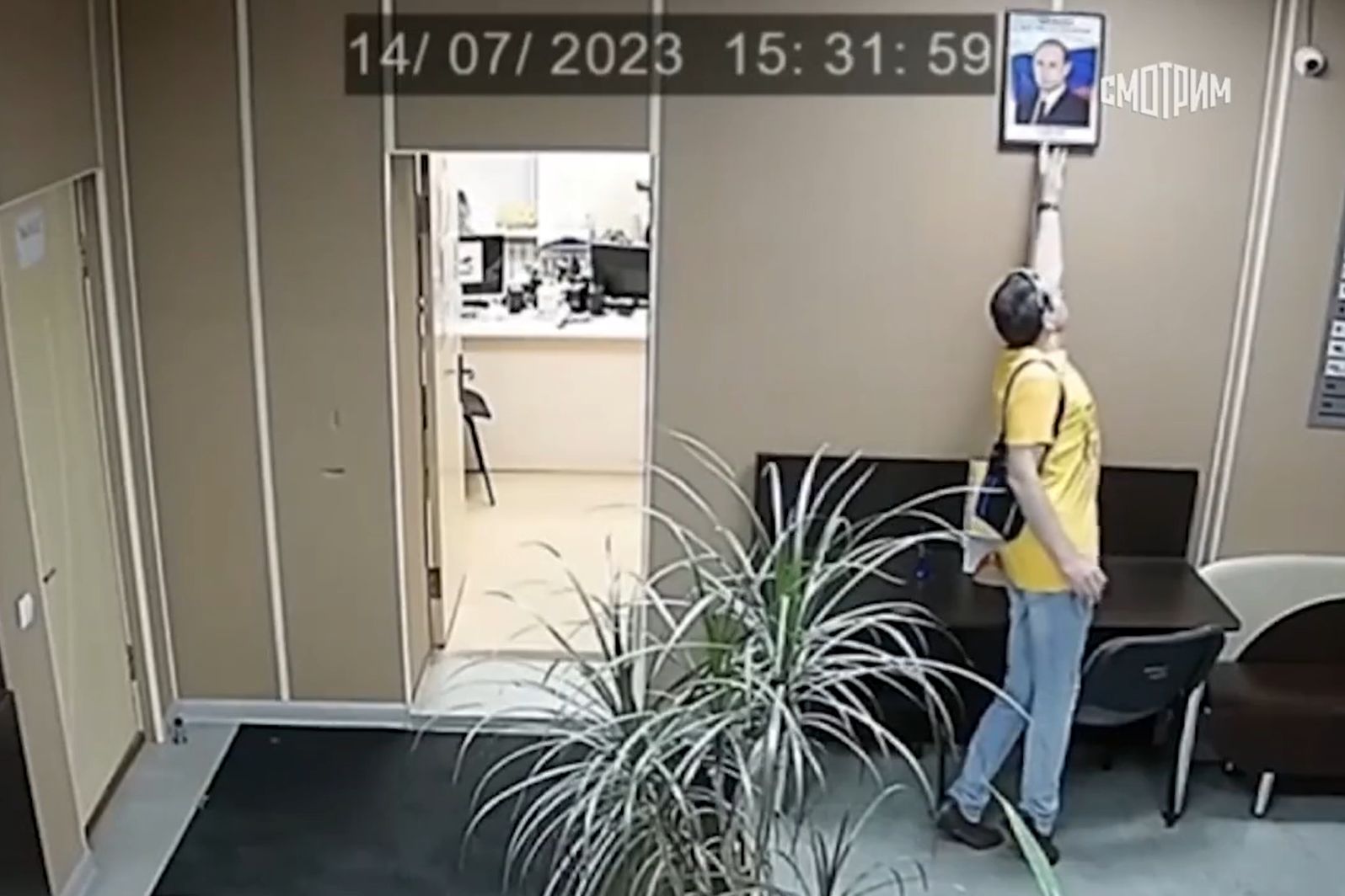 Tak wyglądał człowiek, który ukradł portret Władimira Putina w Pierwouralsku