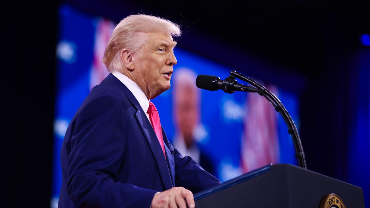 US President Donald Trump speaks on the last day of the annual Conservative Political Action Conference (CPAC) in National Harbor, Maryland, USA, 22 February 2025. The CPAC is an annual gathering of right-wing activists and elected officials from across the United States and beyond. EPA/SAMUEL CORUM / POOL Dostawca: PAP/EPA.