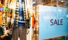 Raport: 89 proc. globalnych marek odzieżowych ukrywa ile ubrań produkuje