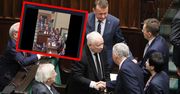 Kaczyński wysyła "posłańca". Tajemnicza wiadomość do Hołowni