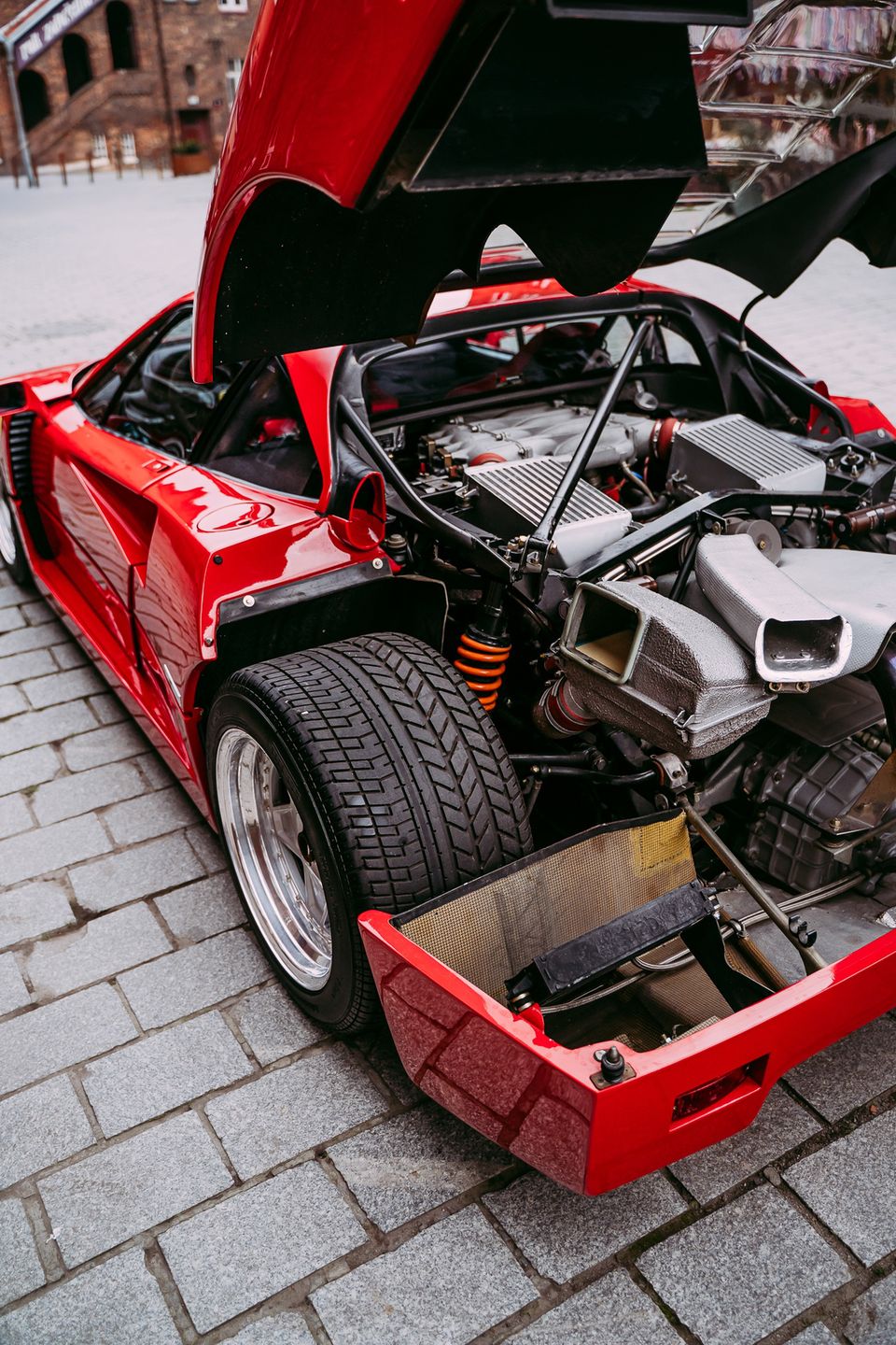 Ferrari F40 w Ferrari Katowice (1990)