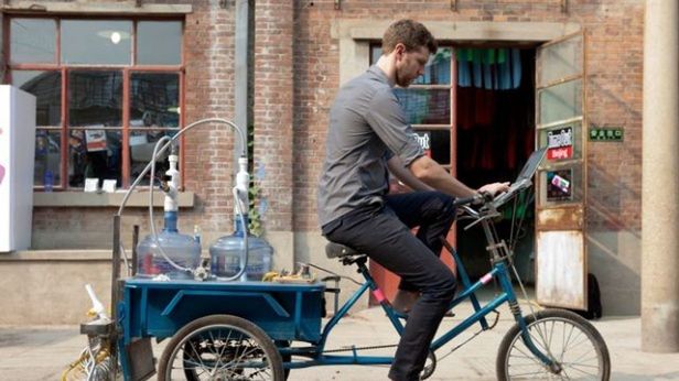 Wodna reklama na chińskich chodnikach 1