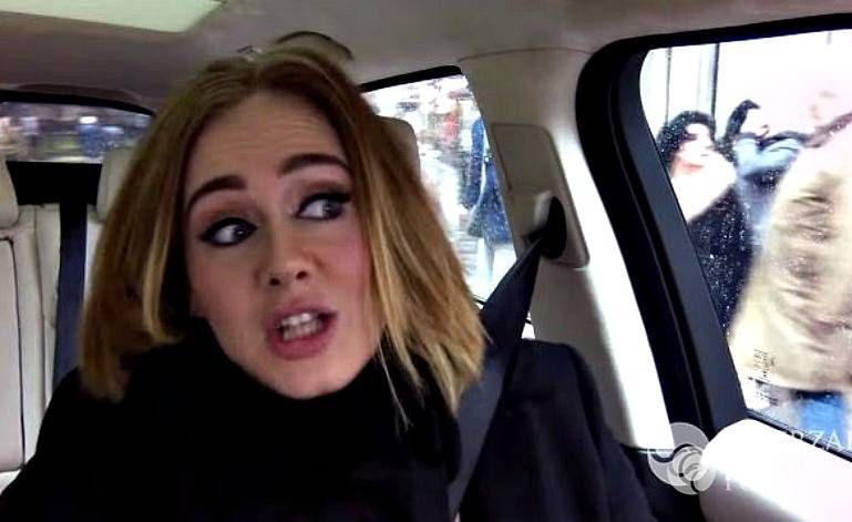 To jest najlepsze zdjęcie Adele jakie kiedykolwiek zobaczycie! Wokalistka jest na nim... mistrzynią uśmiechu :)