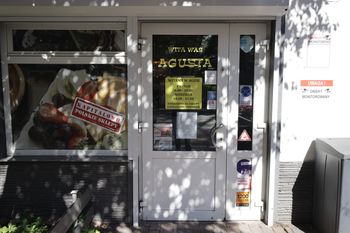 Sklep rozdaje klientom oświadczenia. Walczą z edukacją zdrowotną