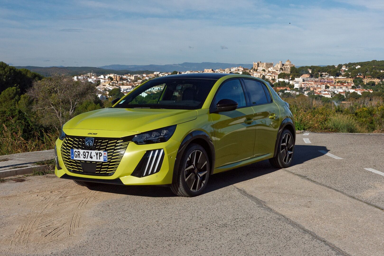 Peugeot e-208