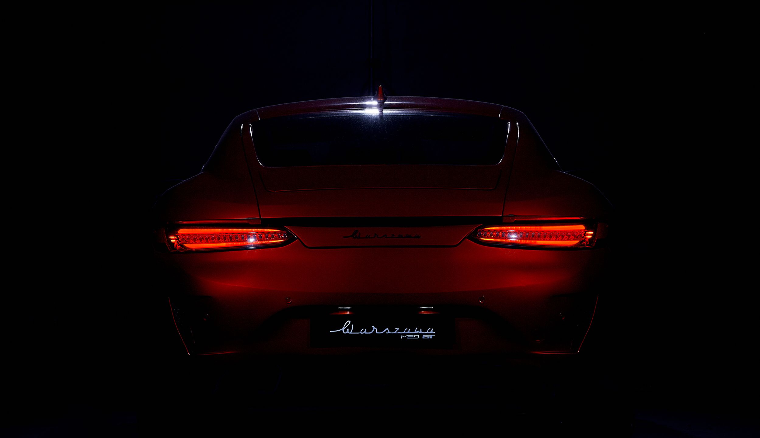 Tył Warszawy M20 GT z lampami z Mercedesa-AMG GT