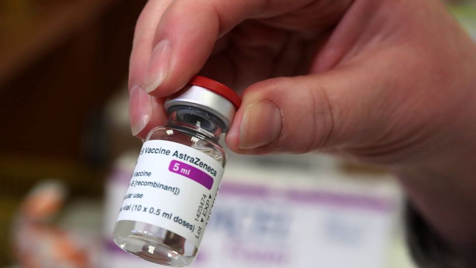 Lodz. 12.02.2021Szczepionka przeciwko Covid-19 AstraZeneca. Dzisiaj ta szczepionka rozpoczynaja sie szczepienia nauczycieliN/z  COVID-19 Vaccine AstraZeneca