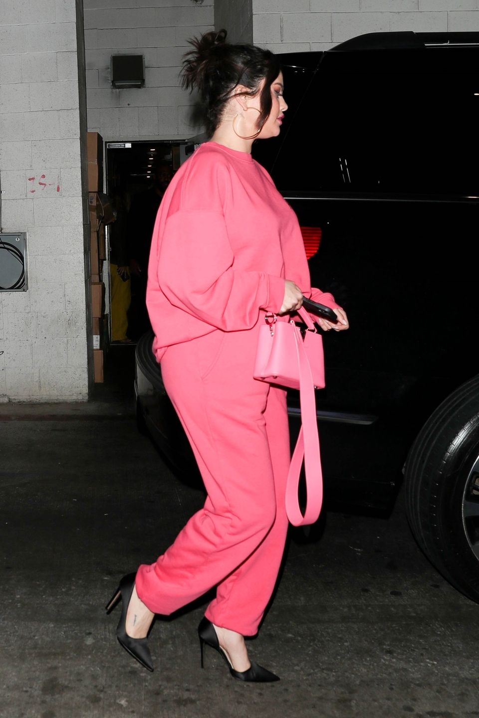 Selena Gomez w różowym dresie