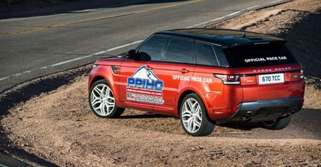 Range Rover Sport oraz Mitsubishi Lancer Evo X i Outlander - auta bezpieczeństwa na Pikes Peak