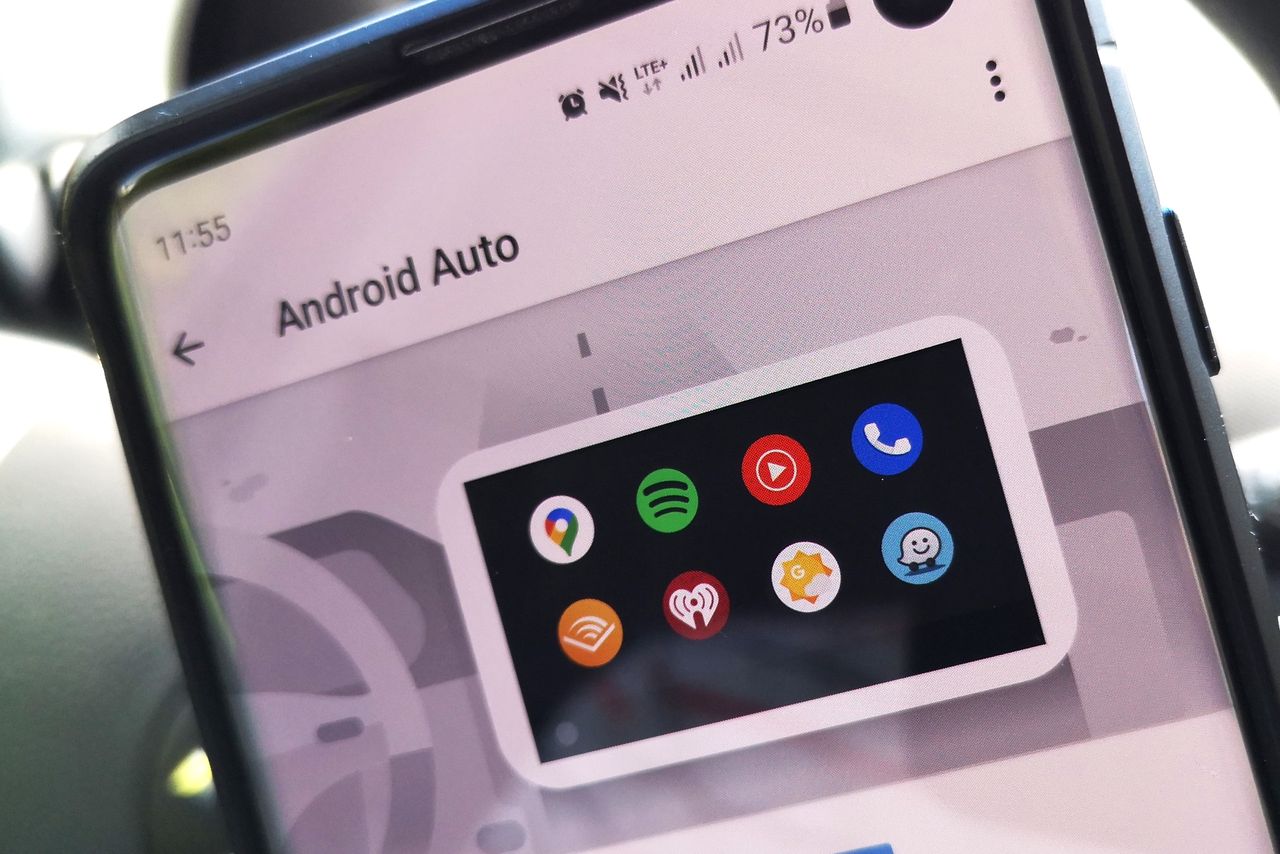 Android auto bug leaves WhatsApp users with unexpected sighs